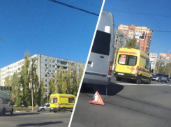 В Волжском в аварии с маршруткой пострадала женщина: подробности