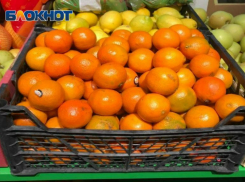 Сто рублей за новогоднее «настроение»: сколько стоят мандарины в Волжском