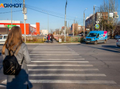 Водитель «Приоры» отправил пешехода в больницу в Волжском