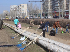 Волжане вышли на субботник под музыку