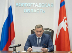 Обломки БПЛА упали на крышу жилой многоэтажки в Волгограде 