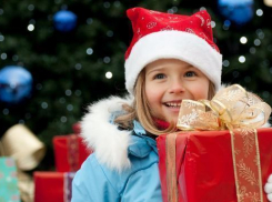 Дед Мороз принесет волжским школьникам почти 12 тысяч подарков