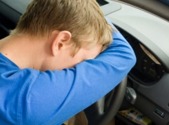 В Ленинском районе водитель грузовика уснул за рулем и сбил женщину