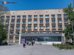 В Волжском разберутся с отказом в проверке зрения беременной девушке