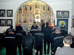 В храме на территории волжской ИК-12 отслужили молебен