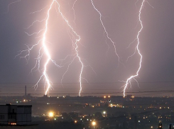 На Волжский опять надвигается грозовой фронт