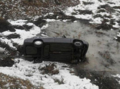 Молодая волжанка, ехавшая без прав в первый день нового года, перевернулась в кювет