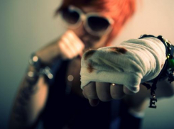 Волгоградка избила подростка из псевдомести за обиженного сына 