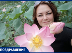 Самую красивую дачницу Волжского поздравляют с праздниками