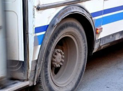 В Волжском ищут свидетелей падения пенсионерки из автобуса