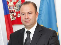 Renault Duster и две квартиры - все, что нажил непосильным трудом председатель гордумы Волжского Дмитрий Ястребов 