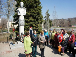 Волжане почтили память несломленных узников концлагерей