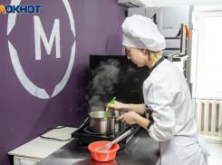 Съесть кусок чужого пирога советуют незамужним девушкам: приметы в Волжском