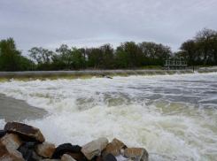 Волжская ГЭС завершает рекордный сброс и переходит к новому режиму удержания влаги