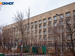 Волжане голосуют за серьезное наказание для женщины, совершившей нападение в очереди в поликлинике