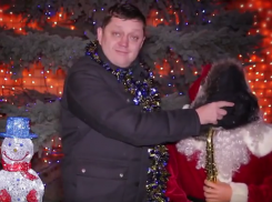 Поздравление волжан с Новым годом от главреда «Блокнот» Олега Пахолкова