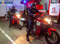 Деревянный дом полыхал под Волжским: подробности