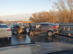 Видеорегистратор зафиксировал страшную аварию на мосту через Ахтубу