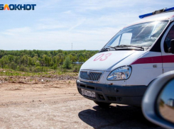 Водитель внедорожника скончался после столкновения с автобусом на трассе в Волгоградской области