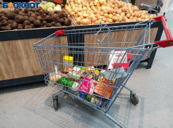 В Волжском куры и бананы дорожают, а соль и капуста — дешевеют