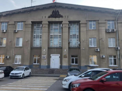 В администрации Волжского проводят дезобработку из-за подозрений на COVID-19