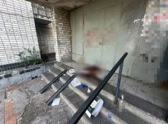 15 ножевых: в Волжском у общежития жестоко убили мужчину 