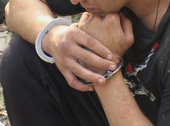 Жестокое избиение приятеля устроил волжанин на глазах прохожих