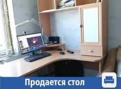 В Волжском дешево продается компьютерный стол