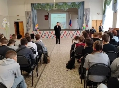 «Безопасность начинается с семьи»: волжские госавтоинспекторы и ПДН провели масштабный профилактический день в школе №27