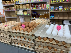 Яйца в Волжском нынче обойдутся в копеечку: продуктовая корзина