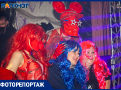 Страшно весело и отвязно: как прошла ночь на Хэллоуин в Волжском