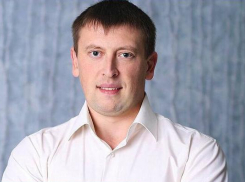 «Депутаты должны стать волонтерами»: Эльдар Быстров предлагает лишить зарплат избранников народа