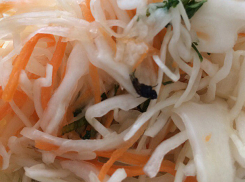 Салатик с мясом в виде мухи купила волжанка в буфете больницы