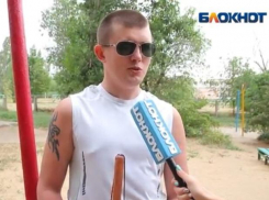 Главная мечта ослепшего парня - увидеть родных и себя самого