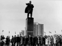 Волжскому Ленину уже тридцать шесть лет