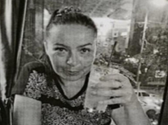 42-летнюю женщину с ярко-красными волосами уже неделю ищут в Волгограде