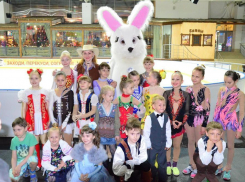 Школа фигурного катания Волжского продемонстрировала свои успехи