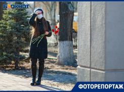 Волжане отмечают 121 годовщину со дня рождения Логинова