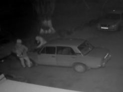 Неадекватная молодежь шаталась по улицам Волжского в поисках покупателя чужих автозапчастей