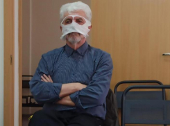 Волгоградец потребовал предоставить постановления губернатора о масочном режиме с подписью и печатью