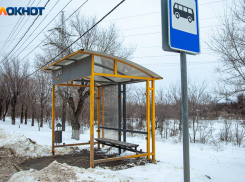 Волжский снова закупает стекло для разбитых остановок