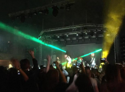 Беспощадный синти-панк: в Волжском прошел концерт «Пошлой Молли»