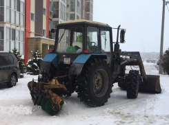 Волжские управляющие компании приступили к очистке внутриканальных дорог