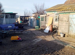 Одна женщина на 9 иностранцев: под Волжским выявили сомнительные махинации с регистрацией