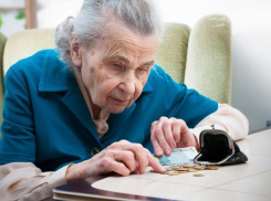 Свыше 9 тысяч волжских пенсионеров обеспечены социальными доплатами