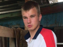 18-летнего без вести пропавшего парня ищут больше 2 недель в Волгоградской области