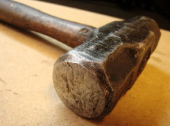 Под Волгоградом девушка убила мужа кувалдой на глазах у детей 