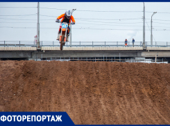 В Волжском отрыли новую мототрассу: фоторепортаж