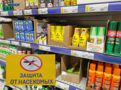 Раскупили: в Волжском продают спрей от комаров за 540 рублей 