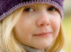 В Волжском ребенок-инвалид подвергся хамскому обращению